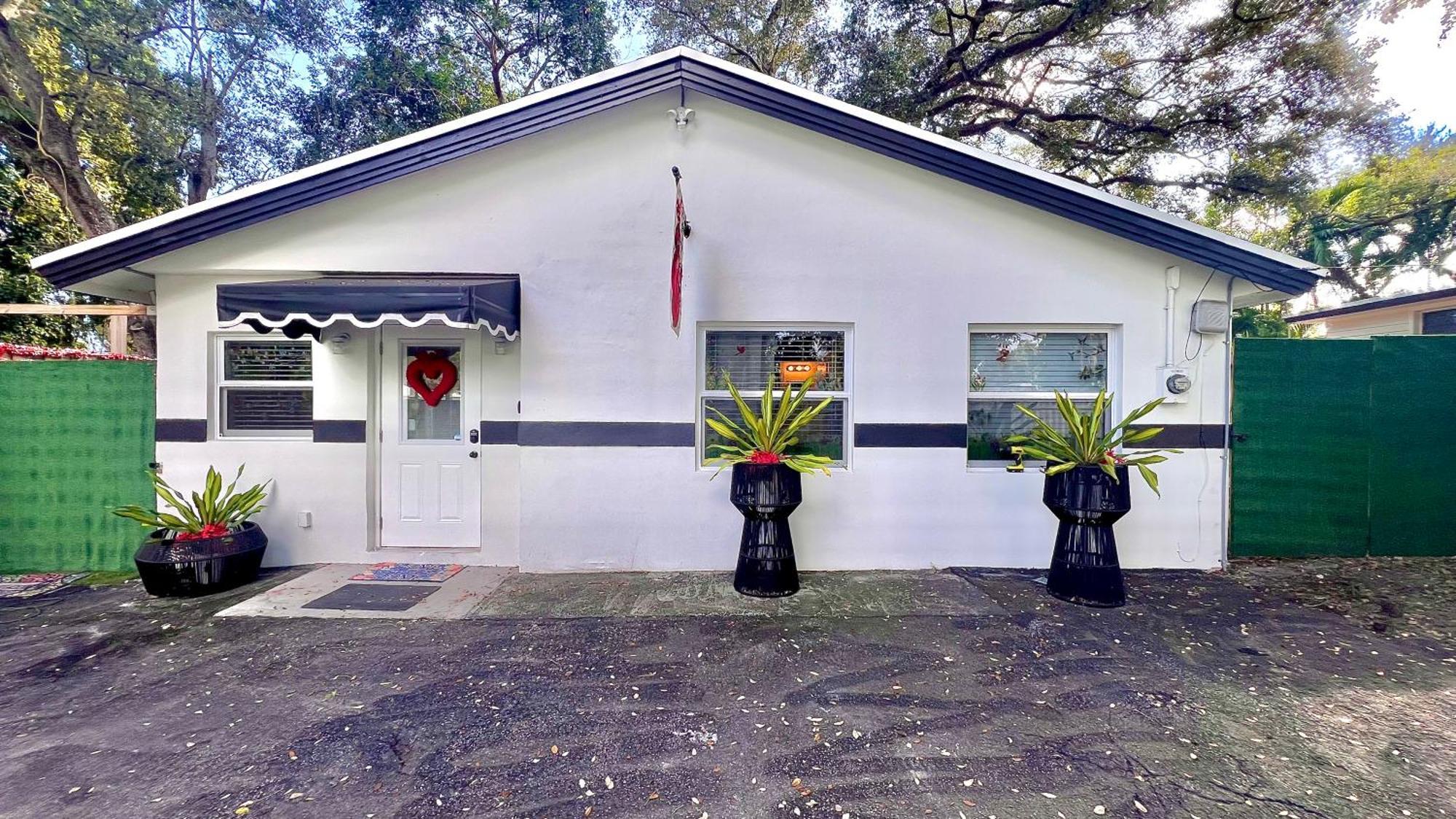 Private Guest House Miami Bagian luar foto